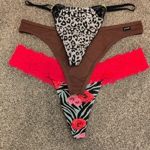 Set of Three Stylish Thongs